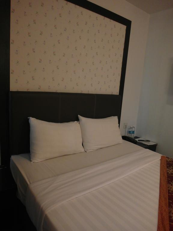 Le Hotel Кота-Кинабалу Номер фото